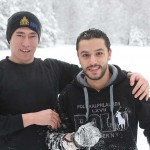 Han är bra på skidor!