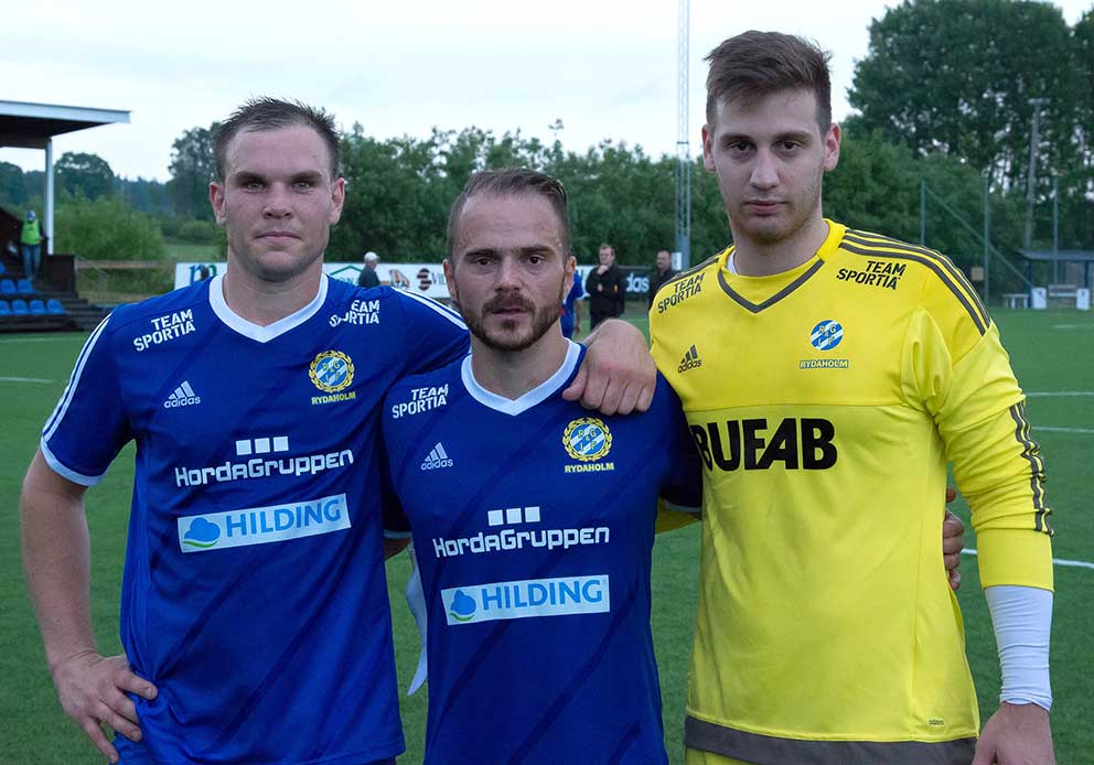 Målskyttarna Pierre Rosberg, Arianit Bunjaku och målvakten Dzevad Selimagic. Foto: Krister Petersson