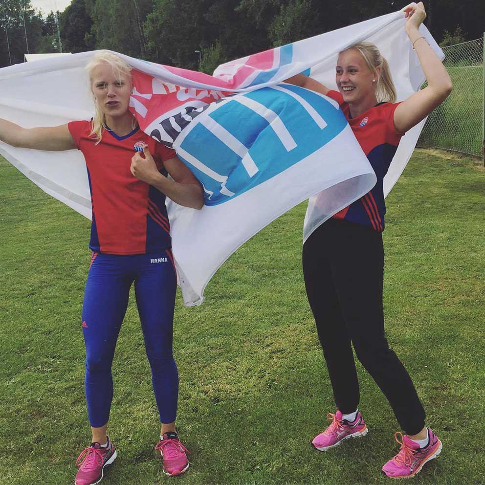 Hanna Palmqvist och Emilia Hammarström efter dagens tävling under SM-veckan.