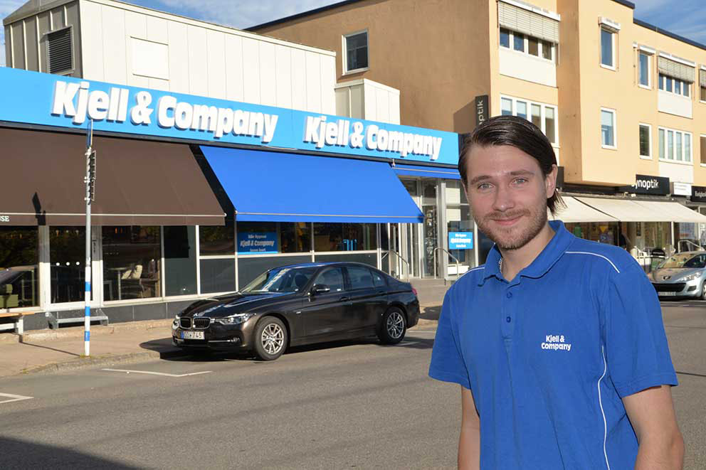Christian Lindberg heter personalchefen på Kjell & Company i Värnamo och han kommer från Jönköping.
